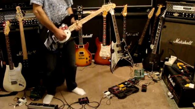Fender Hello Kitty Squier Stratocaster Ebay Demo Video смотреть онлайн
