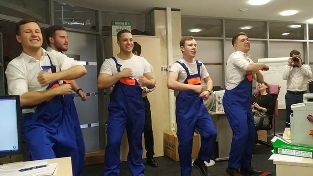 Поздравление с 8 Марта в "Сталепромышленной компании" смотреть онлайн