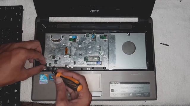 How to Disassemble Acer Aspire 4820TG ZQ1C PART 1 TUTORIAL смотреть онлайн