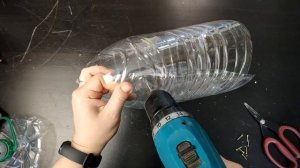 Олень из пластиковых бутылок для украшения дачи и сада