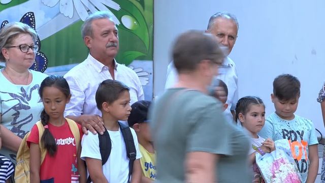 В городском парке состоялась акция 'Подарите детям радость!' Август 2021 год. смотреть онлайн