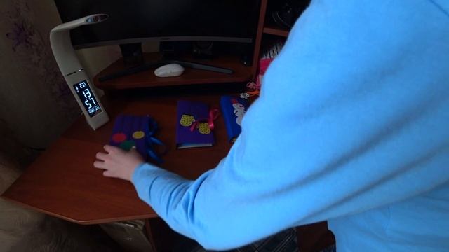 VLOG ПОЧЕМУ ТАК ДОЛГО НЕ БЫЛО ВЛОГОВ ? / ПОДАРИЛИ ДИАНЕ УМНУЮ ЯНДЕКС ЛАМПОЧКУ / СДЕЛАЛИ ОТКРЫТКИ смотреть онлайн