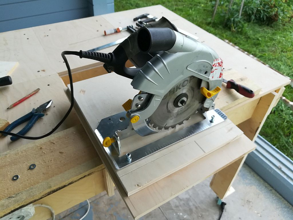 Самый необходимый инструмент, циркулярка, смотрим, прицениваемся, выбираем.mp4