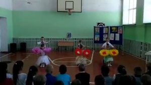 "Хор рук" в детском саду на 8 марта