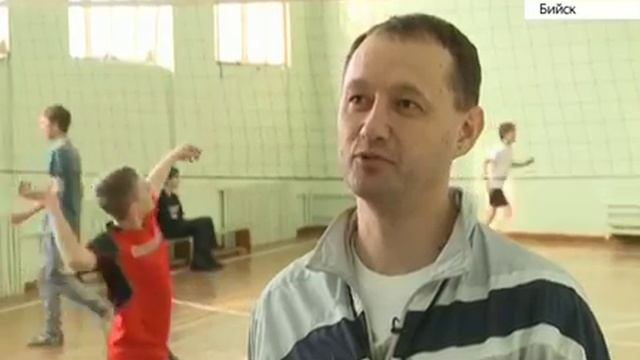 Живут такие люди: ветеран занимается благотворительностью смотреть онлайн