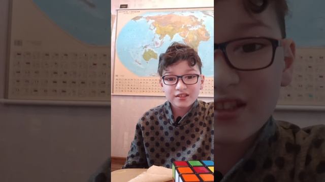 Собрал флаг Литвы на кубике-Рубика. смотреть онлайн