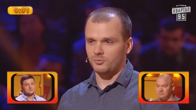 Одно из лучших выступлений за всю историю Рассмеши Комика - хотя парню на все пофиг! Угар