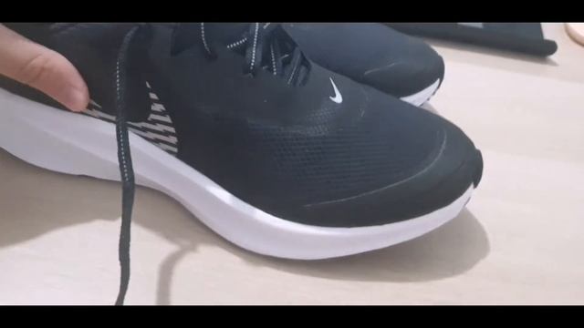 Nike Quest 3 Shield Review + On feet ! смотреть онлайн