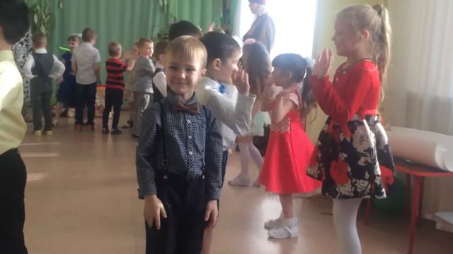 Танец в детском саду, на 8 марта 👍👍👍 смотреть онлайн
