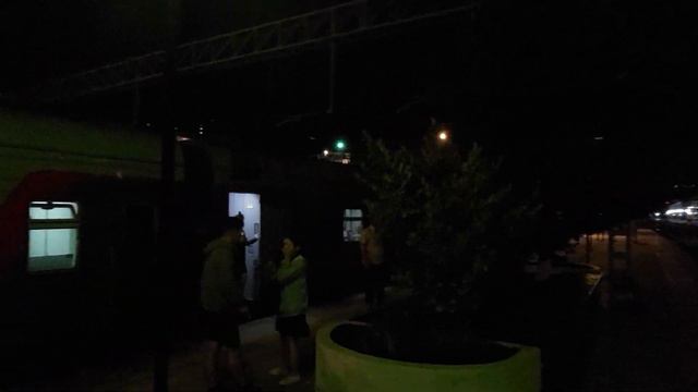 Поезд Москва Адлер. Остановка на вокзале в Сочи в 4 часа утра смотреть онлайн