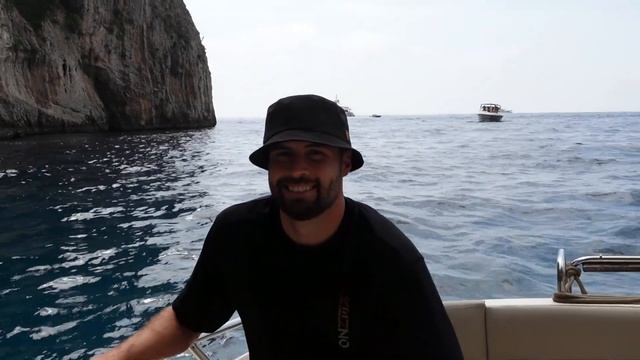 CAPRI, ITALY VLOG | PART 3 OF OUR HONEYMOON! Il RICCIO BEACH CLUB, CAPRI PALACE, BLUE GROTTO + MORE смотреть онлайн