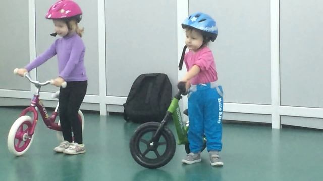 Первый клуб беговелов в Казани. Наша тренировка для начинающих. Runbike princess. смотреть онлайн