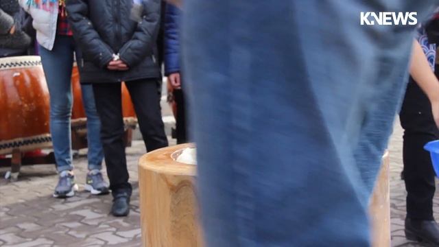Бишкекчан научили готовить "Пищу Богов" - японские лепешки (видео) смотреть онлайн