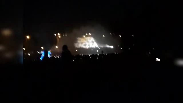 Мультимедийный фонтан, Варшава, 1 мая 2022г. смотреть онлайн