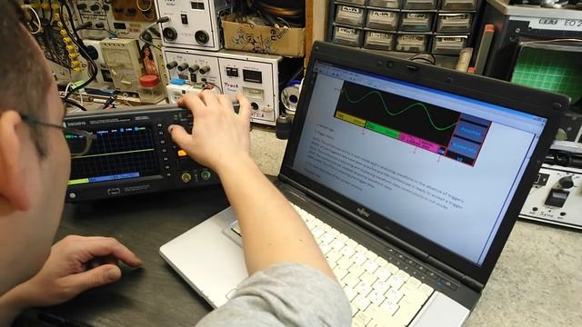 Hantek DSO2D15 oszcilloszkóp Unboxing (kicsomagolás), megismerés és tesztelés. смотреть онлайн