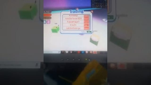 Артём бро играет в роблокс в первый рас на Видео!!!!! смотреть онлайн
