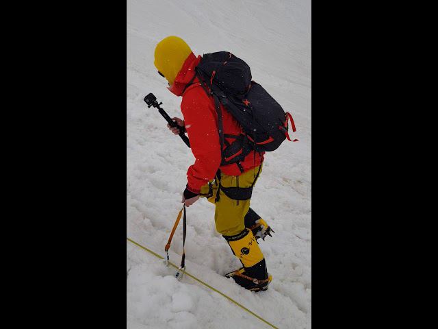 Снежно-ледовые занятия на склоне Эльбруса. Группа Клуба 7 Вершин смотреть онлайн