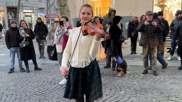 “Dance Monkey” in Italy | Karolina Protsenko Violin & Daniele Vitale Sax смотреть онлайн