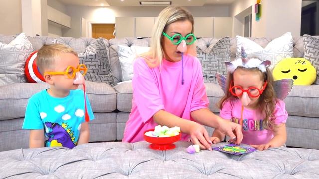 Gaby and Alex playing Snort it game with mama смотреть онлайн