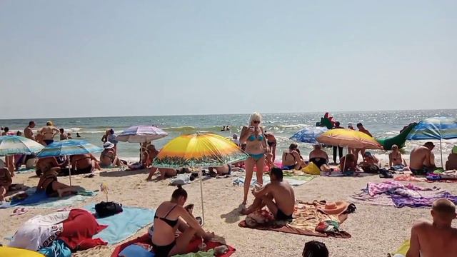 КИРИЛЛОВКА 2021/ОЧЕНЬ МНОГО ЛЮДЕЙ/АЗОВСКОЕ МОРЕ смотреть онлайн