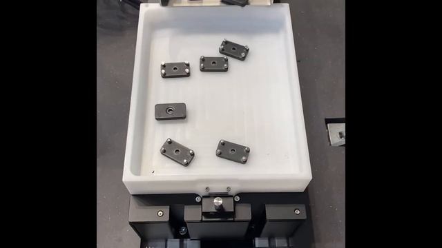Screwdriving solution - Universal Robot and SD35 from Spin Robotics in screwing application смотреть онлайн