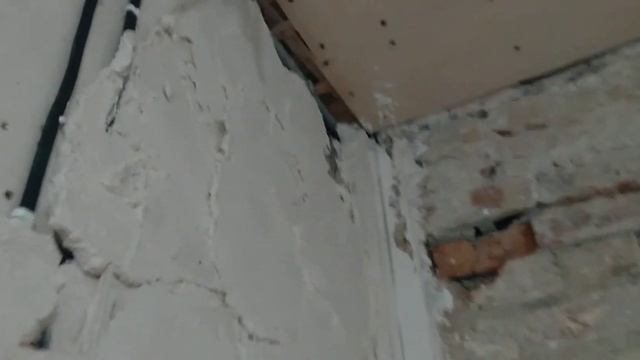 Штукатарка гипс с опилками.Угловые маяки