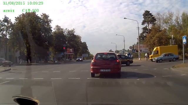 Борисов. перекрёсток ул. Гагарина - 50 лет БССР. 31.08.2015 смотреть онлайн