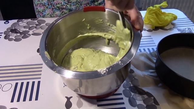 Бисквит с фисташковой пастой/ Biskuit mit Pistazien Paste смотреть онлайн