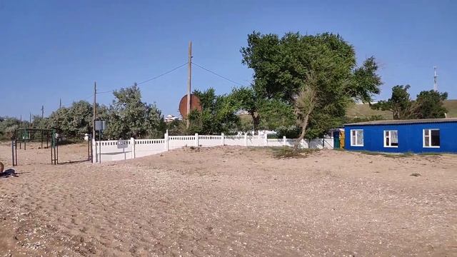 Новоотрадное. Где люди? Пляж. Холодная вода без медуз) смотреть онлайн