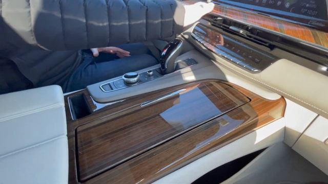 2021 Cadillac Escalade Platinum Edition - Walkaround Review by Casey Williams смотреть онлайн
