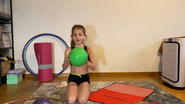 Мои купальники и профессиональные предметы для художественной гимнастики!!!? Saski, Chacott, Blesk смотреть онлайн