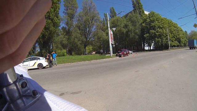 Учебная машина Автошколы при парковалась у столба)) смотреть онлайн