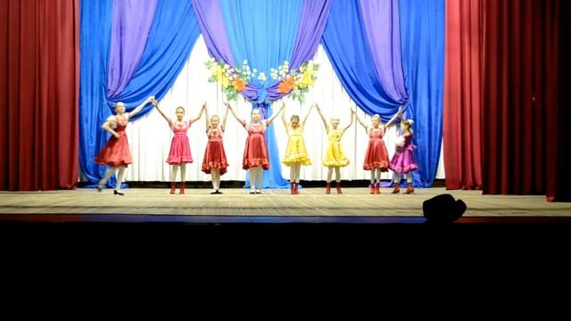 Хореографический коллектив "Сударушка". Народно-сценический танец "Варенька" смотреть онлайн