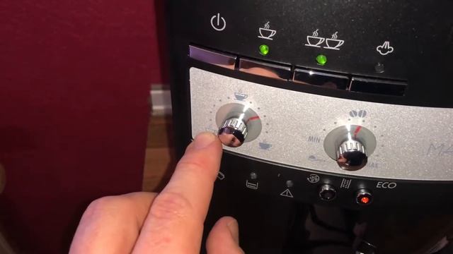 How to make a glass of ice coffee out of coffee beans with Delonghi coffee machine ESAM Magnifica смотреть онлайн