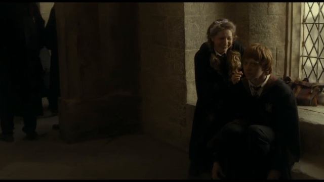 Гарри Поттер и Принц-полукровка - Гермиона ревнует Рона. Извини, но меня сейчас стошнит смотреть онлайн