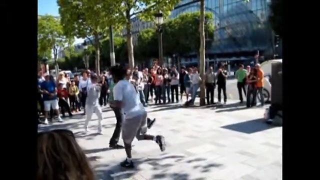 Круть! Уличные танцоры в Париже ( Street dancers in Paris). смотреть онлайн