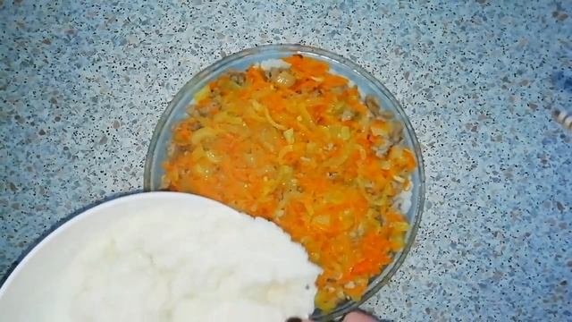 Запеканка рисовая с фаршем. смотреть онлайн