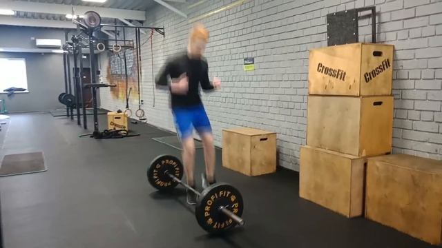 КАК ТРЕНИРУЕТСЯ САМЫЙ БЫСТРЫ ЧЕЛОВЕК НА ЗЕМЛЕ | УСЭЙН БОЛТ смотреть онлайн