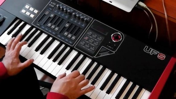 CME UF5 USB MIDI Controller Superteclados.com