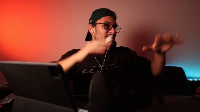 ALL PAGES JUST A BUG! ? (DaVinci Resolve iPad) смотреть онлайн