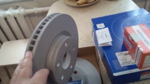 Правильный комплект для Рав 4 4  передних дисков и колодок