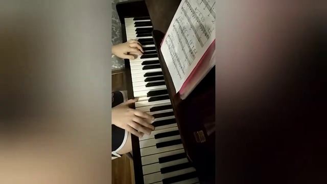 Случайный вальс ( играю на ? пианино) смотреть онлайн