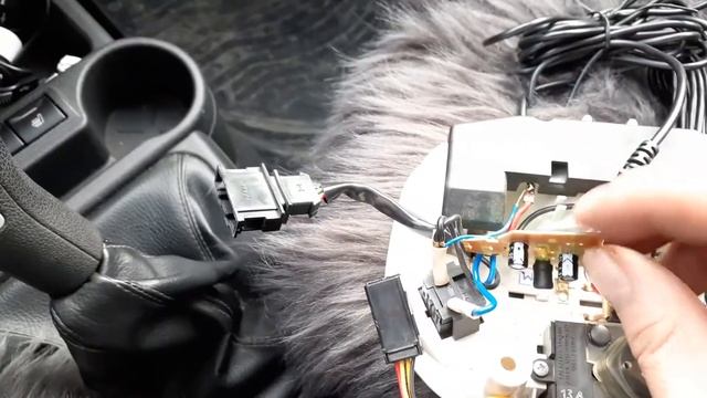 Установка видеорегистратора на автомобиль Лада Гранта смотреть онлайн