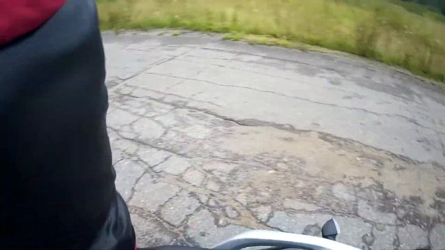 ПРОКАТИЛ ДЕВУШКУ НА ЭНДУРО |ВПЕРВЫЕ СЕЛА НЕ ЗА РУЛЬ| смотреть онлайн