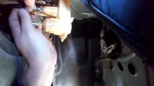 Установка топливного насоса AUDI 100 C3 1990 г. Часть 1.