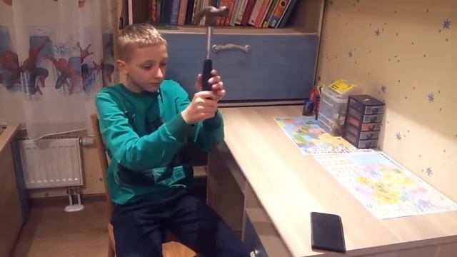 Russian Kid Breaks his mobile phone ( FAIL ) смотреть онлайн