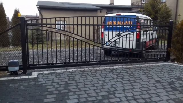 Hörmann LineaMatic do bramy przesuwnej - OLBANET смотреть онлайн
