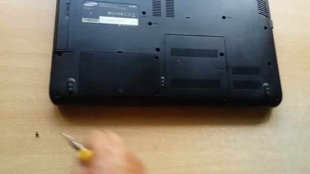 Disassemble Hard Disk Drive Of Samsung RV508 Laptop