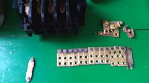 Медь, латунь и серебро в магнитном пускателе.  Разбираем пускатель на металл.