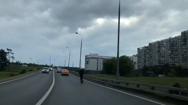 Самокатчик на МКАДЕ смотреть онлайн